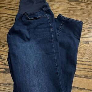Maternity full coverage straight leg jean sz6